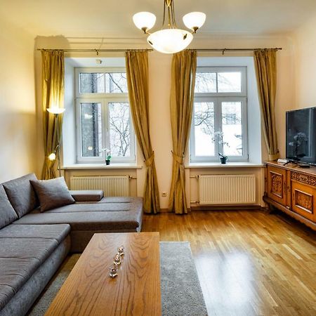 Dzirnavu Street Apartment In City Center Riga Luaran gambar