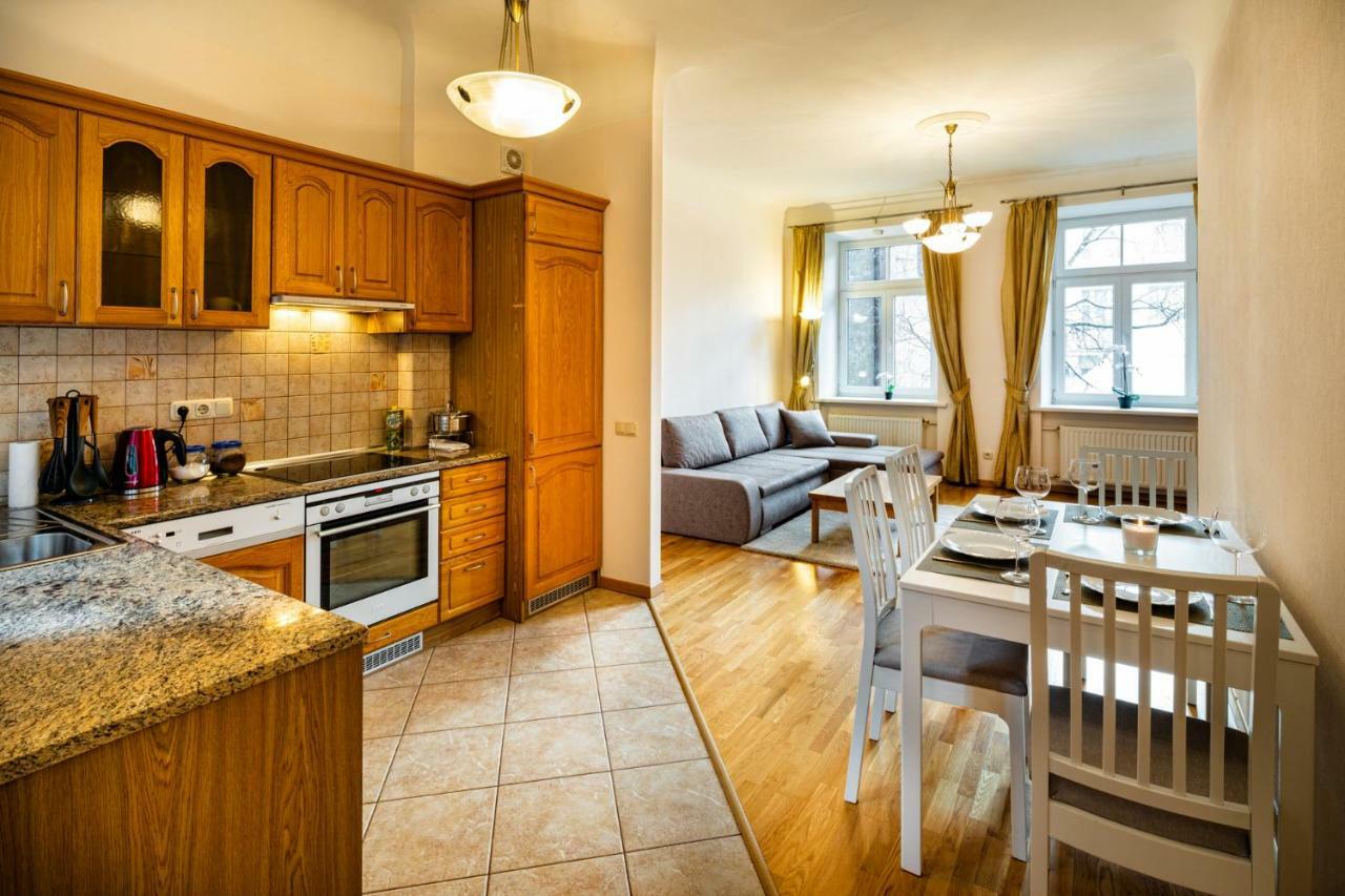 Dzirnavu Street Apartment In City Center Riga Luaran gambar