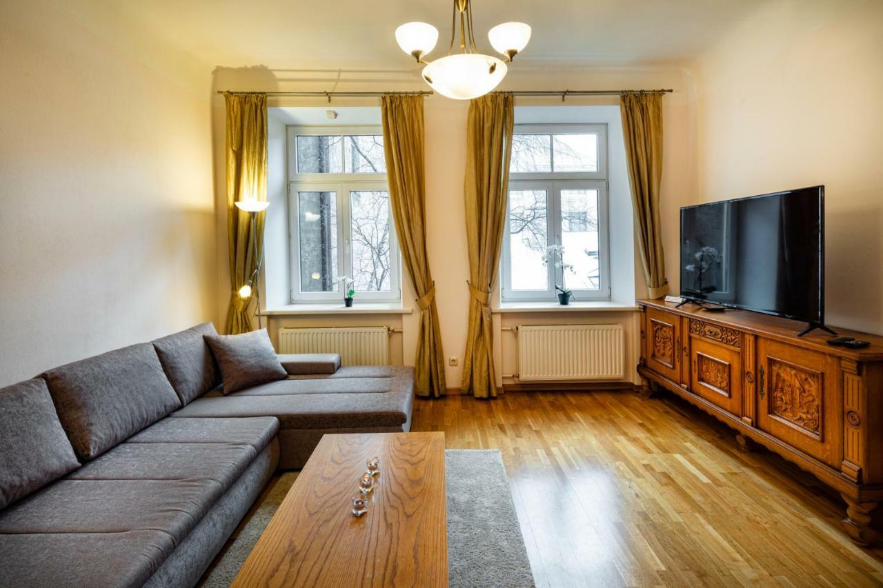 Dzirnavu Street Apartment In City Center Riga Luaran gambar