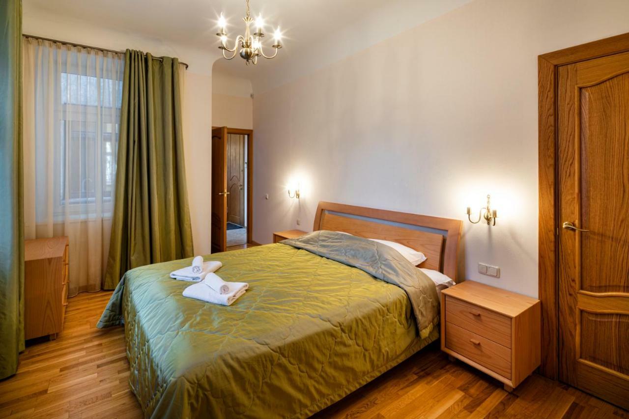 Dzirnavu Street Apartment In City Center Riga Luaran gambar
