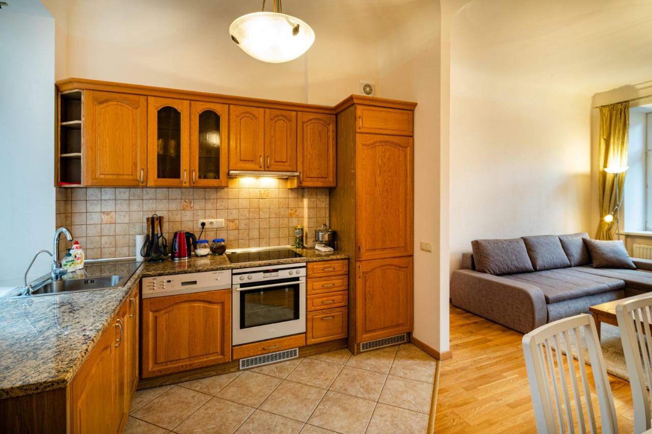 Dzirnavu Street Apartment In City Center Riga Luaran gambar