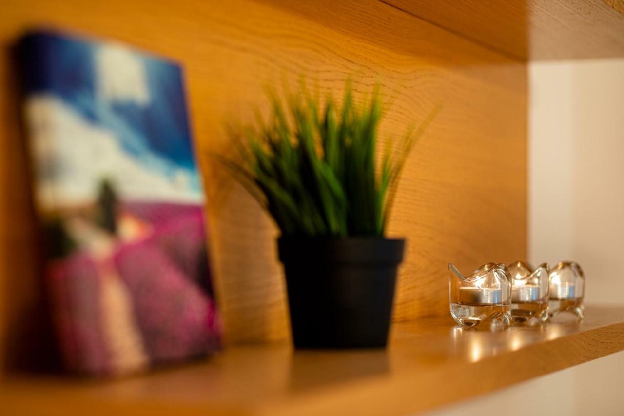Dzirnavu Street Apartment In City Center Riga Luaran gambar
