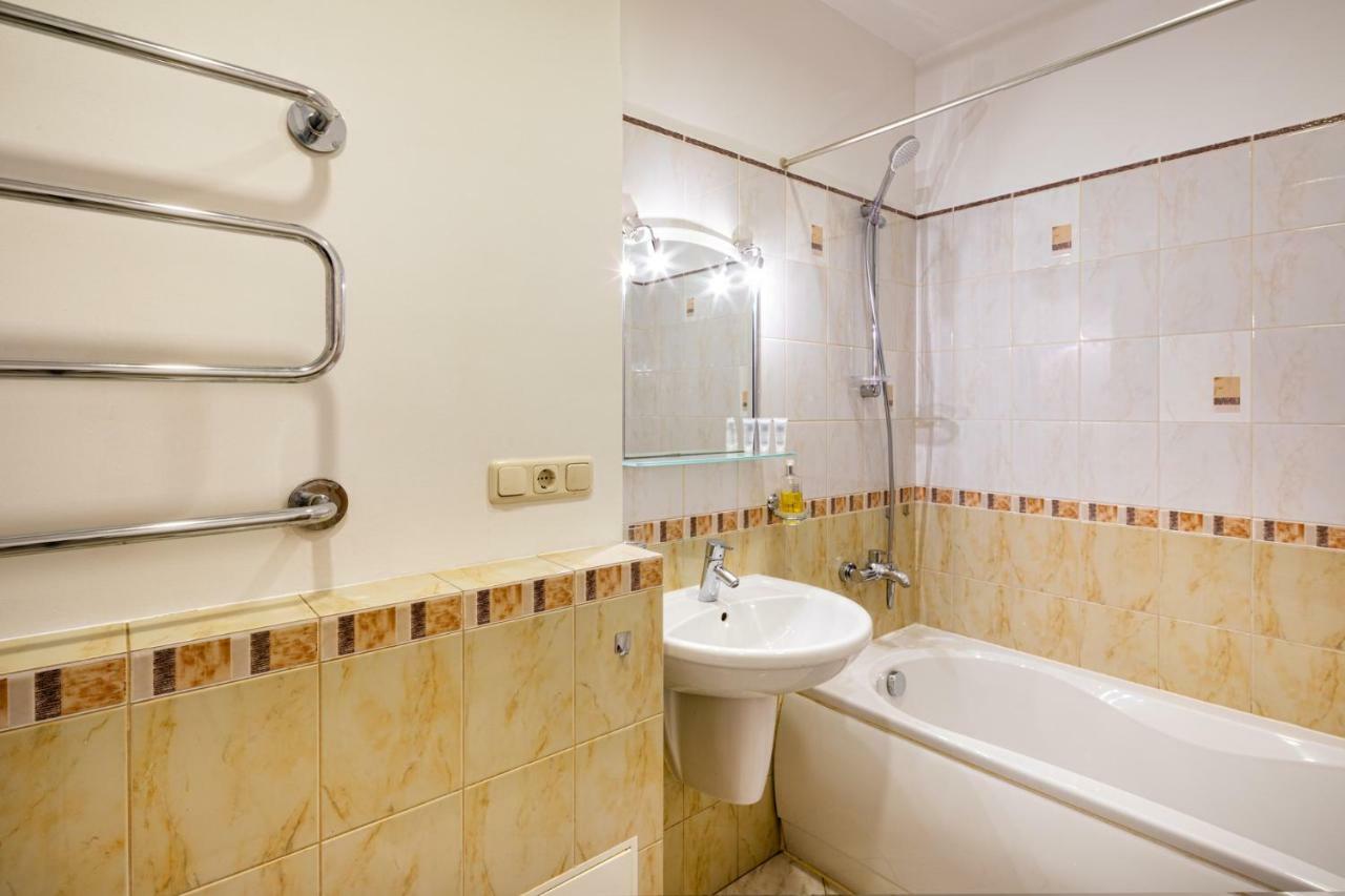 Dzirnavu Street Apartment In City Center Riga Luaran gambar